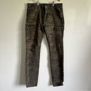 Lucky Brand Vintage Slim-Cargo Pants in Camouflage Colour